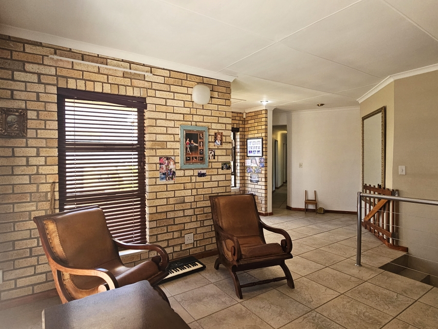 6 Bedroom Property for Sale in Wavecrest Eastern Cape